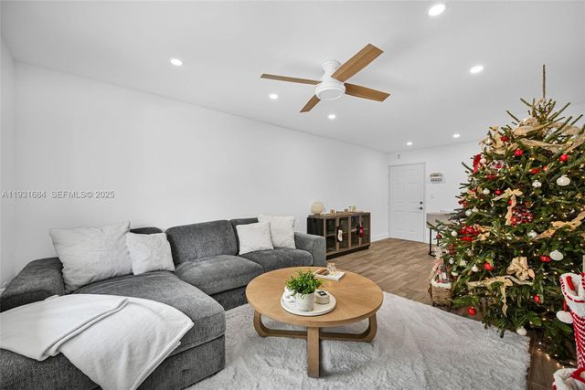 8609 SW 68th Ct 24, Pinecrest, FL 33156