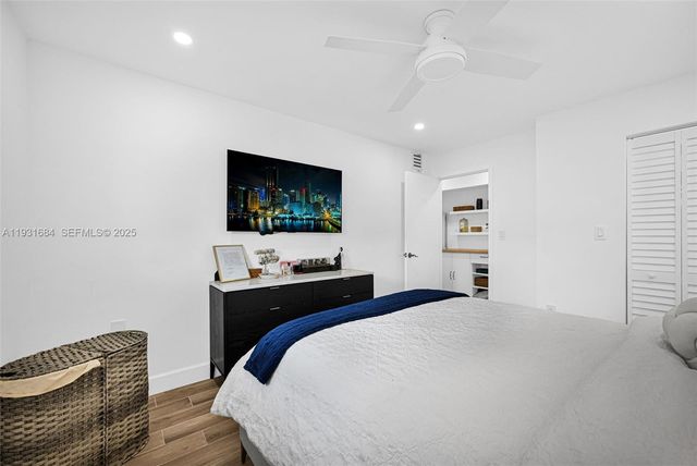 8609 SW 68th Ct 24, Pinecrest, FL 33156