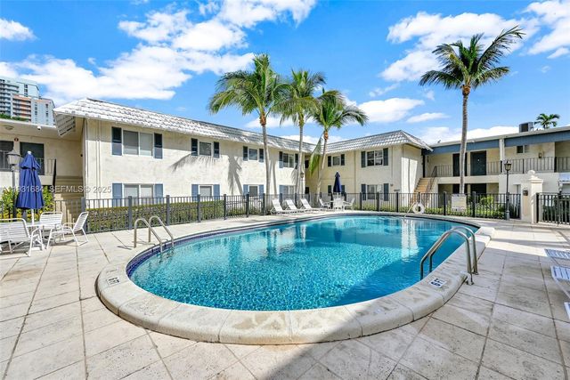 8609 SW 68th Ct 24, Pinecrest, FL 33156