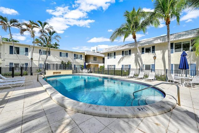 8609 SW 68th Ct 24, Pinecrest, FL 33156