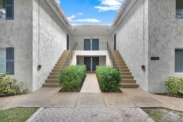 8609 SW 68th Ct 24, Pinecrest, FL 33156