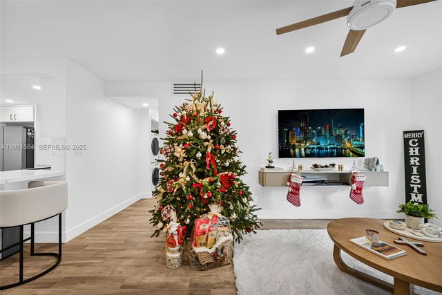 8609 SW 68th Ct 24, Pinecrest, FL 33156