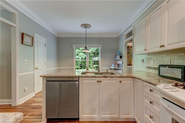 7509 Keating Drive, Oak Ridge, NC 27310