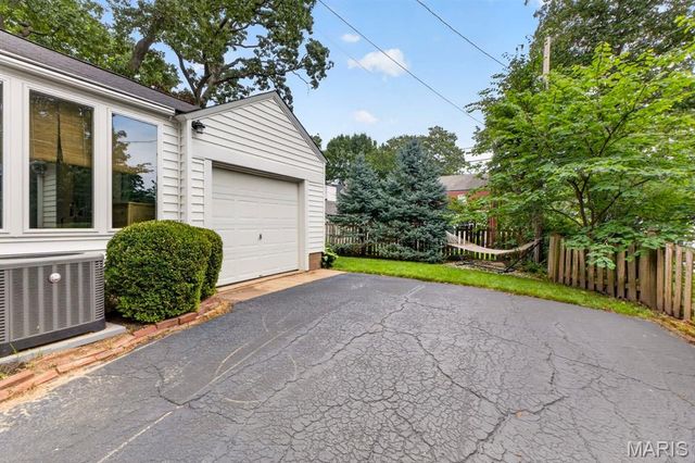 1646 Dearborn Drive, Warson Woods, MO 63122