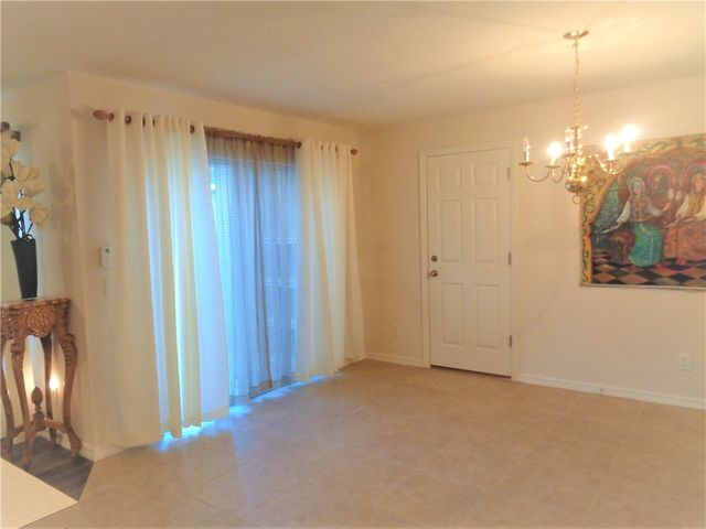 1636 Pointe West Way, Vero Beach, FL 32966