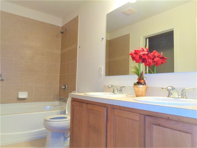 1636 Pointe West Way, Vero Beach, FL 32966