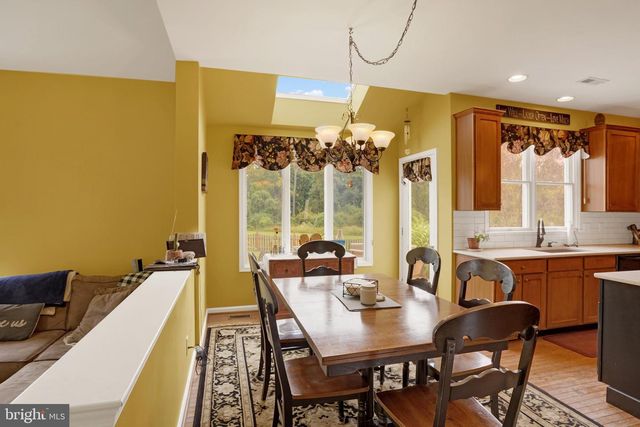 22 HOPE RD, Holland, PA 18966