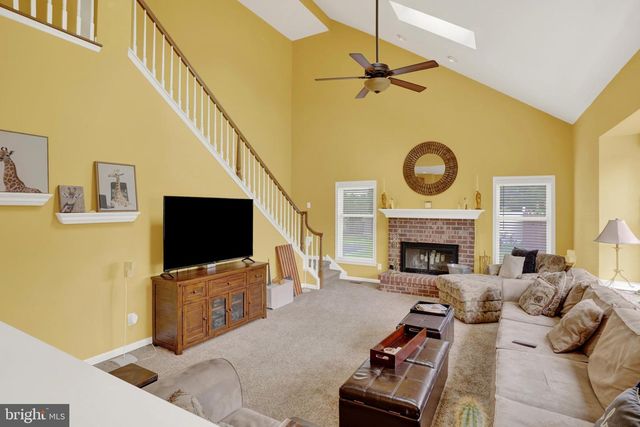 22 HOPE RD, Holland, PA 18966