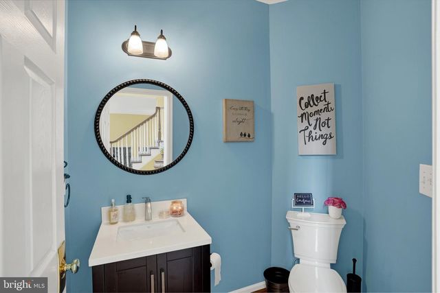22 HOPE RD, Holland, PA 18966