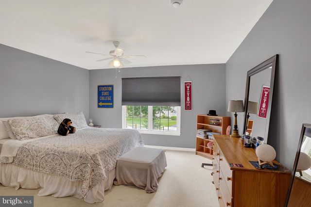 22 HOPE RD, Holland, PA 18966