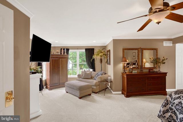 22 HOPE RD, Holland, PA 18966