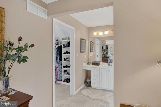 22 HOPE RD, Holland, PA 18966