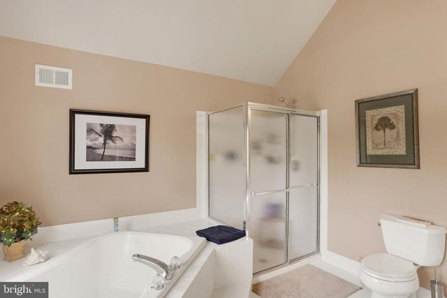 22 HOPE RD, Holland, PA 18966