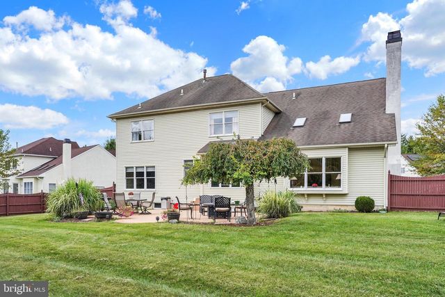 22 HOPE RD, Holland, PA 18966
