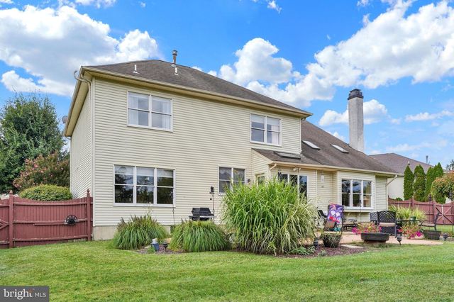22 HOPE RD, Holland, PA 18966