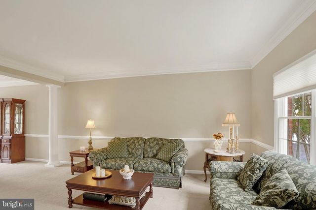 22 HOPE RD, Holland, PA 18966
