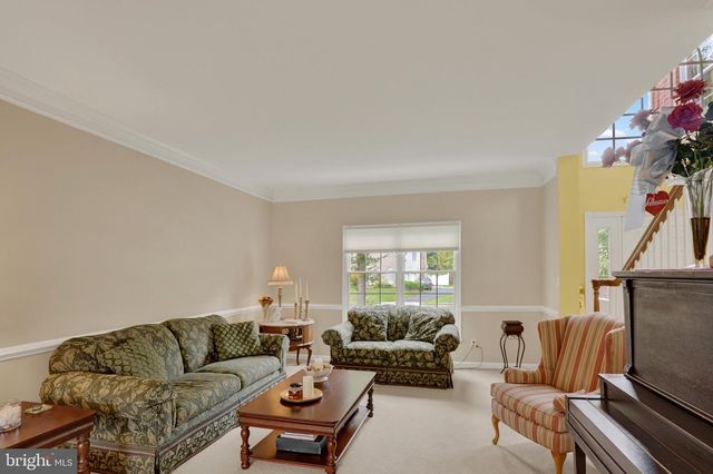 22 HOPE RD, Holland, PA 18966