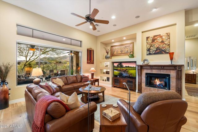 41348 N CONGRESSIONAL Drive, Anthem, AZ 85086