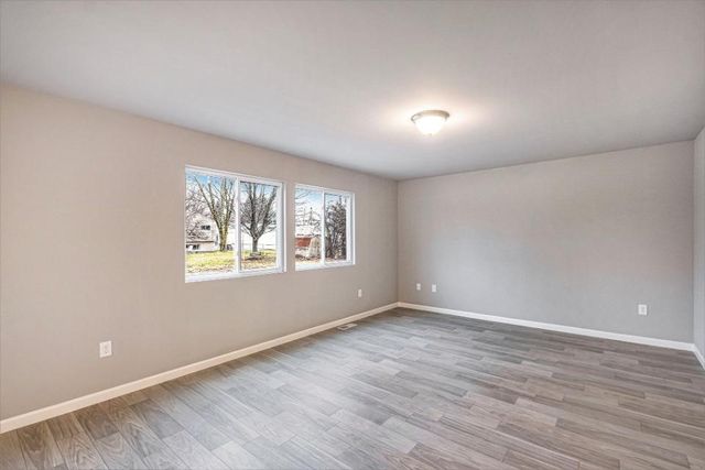 9368 Snow Valley Drive, Alto, MI 49302