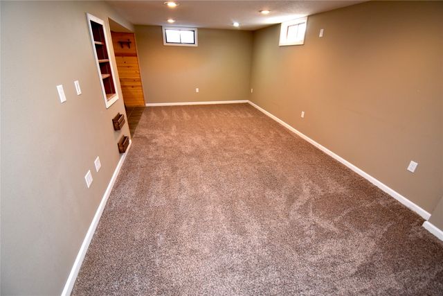 4005 66th Street, Urbandale, IA 50322