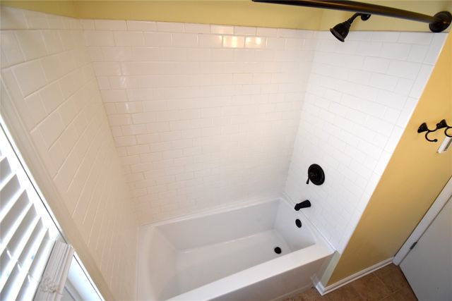 4005 66th Street, Urbandale, IA 50322