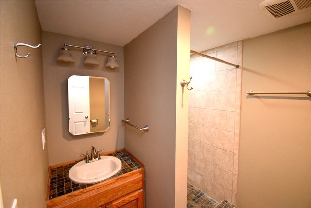 4005 66th Street, Urbandale, IA 50322