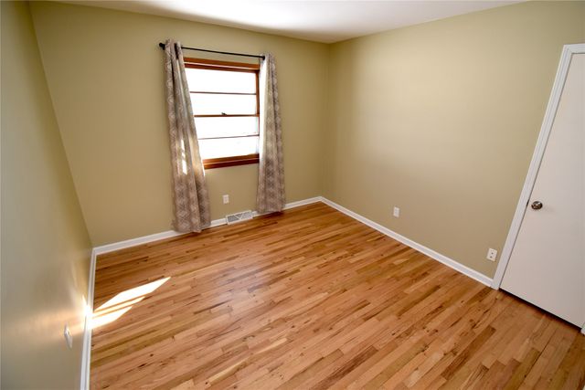 4005 66th Street, Urbandale, IA 50322