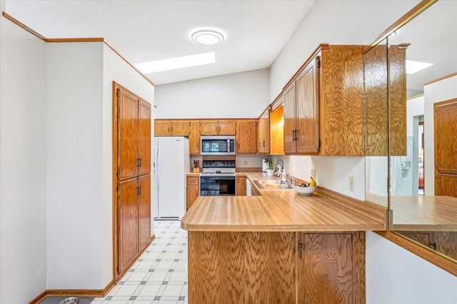 14733 Lower Endicott Way, Apple Valley, MN 55124