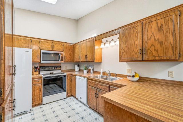 14733 Lower Endicott Way, Apple Valley, MN 55124