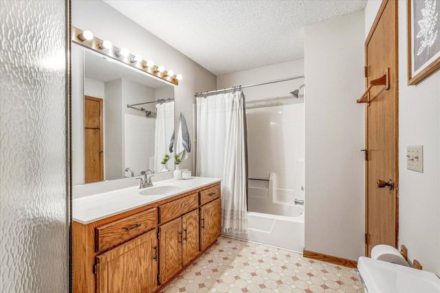 14733 Lower Endicott Way, Apple Valley, MN 55124