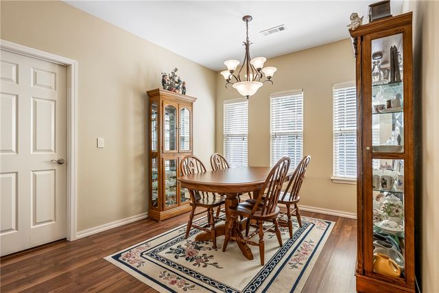 1 Kincardine Lane, Bella Vista, AR 72715