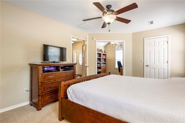 1 Kincardine Lane, Bella Vista, AR 72715