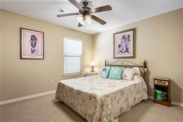 1 Kincardine Lane, Bella Vista, AR 72715