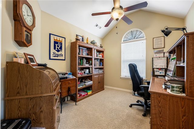 1 Kincardine Lane, Bella Vista, AR 72715