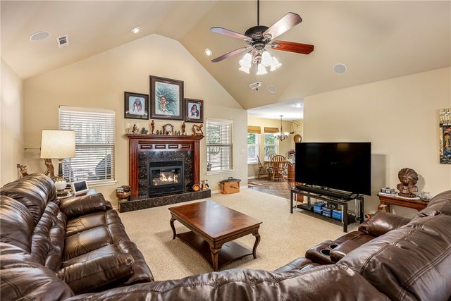 1 Kincardine Lane, Bella Vista, AR 72715