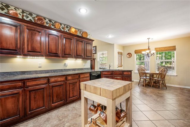 1 Kincardine Lane, Bella Vista, AR 72715