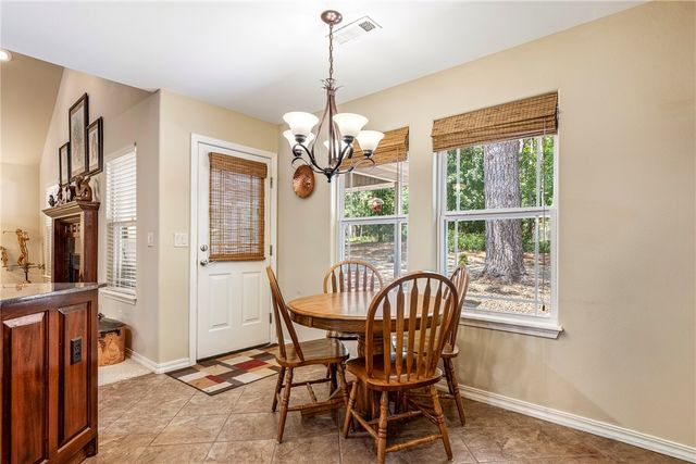 1 Kincardine Lane, Bella Vista, AR 72715