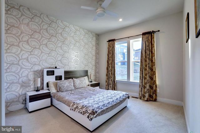 24289 GRAYLEAF WILLOW PL, Aldie, VA 20105