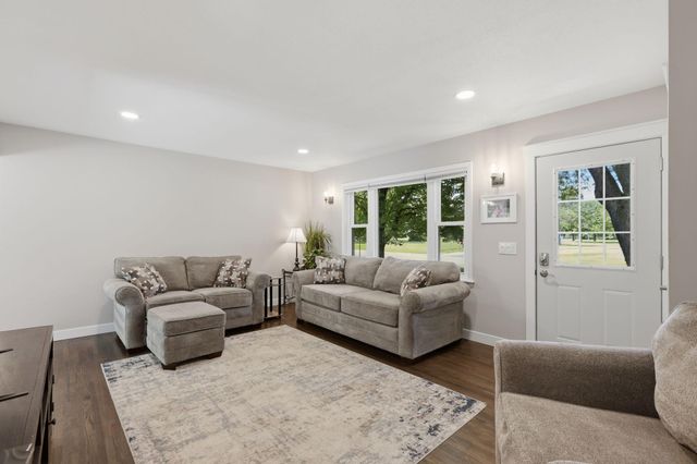 340 Ranchview Lane N, Plymouth, MN 55447