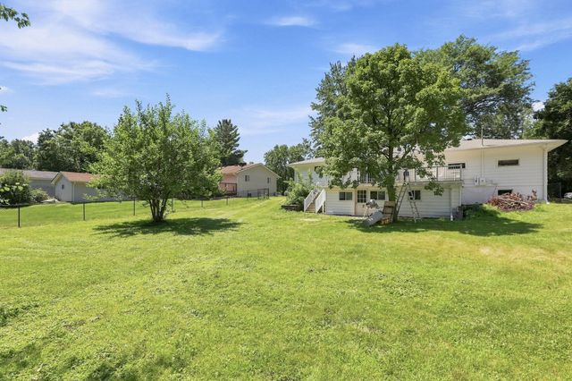 340 Ranchview Lane N, Plymouth, MN 55447