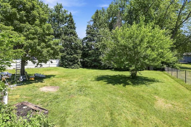 340 Ranchview Lane N, Plymouth, MN 55447