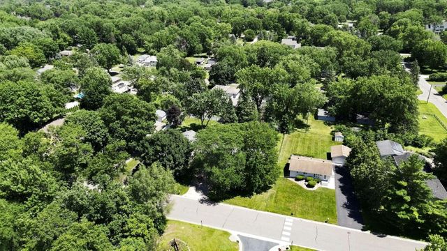 340 Ranchview Lane N, Plymouth, MN 55447