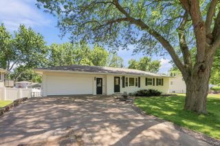 340 Ranchview Lane N, Plymouth, MN 55447