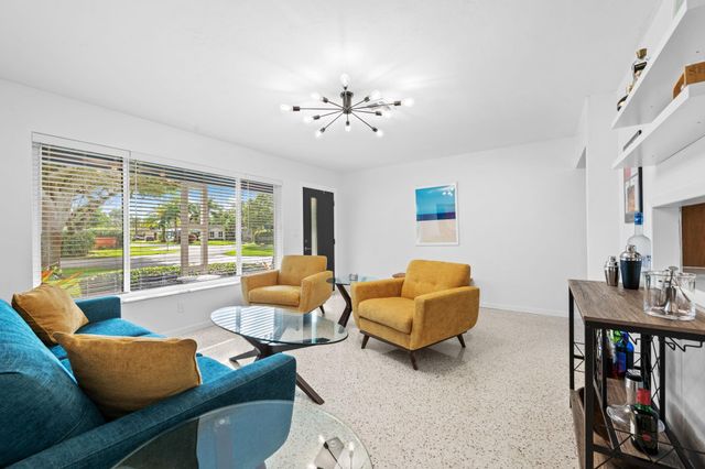 409 NW 27th St, Wilton Manors, FL 33311