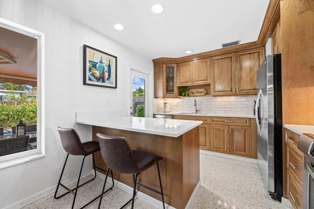 409 NW 27th St, Wilton Manors, FL 33311