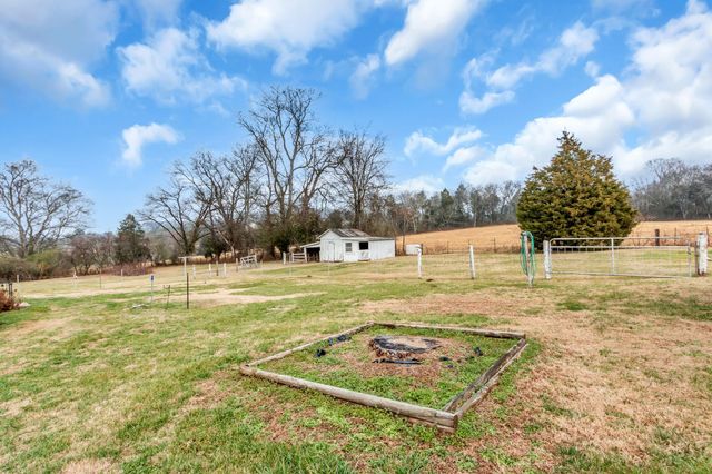 3288 Williamsport Pike, W, Williamsport, TN 38487