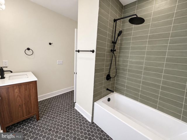 120 S MAIN ST, Pennington, NJ 08534