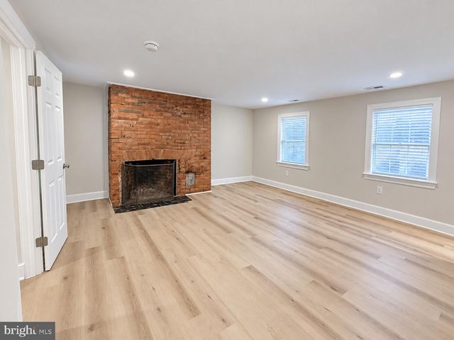 120 S MAIN ST, Pennington, NJ 08534