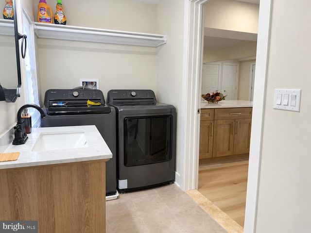 120 S MAIN ST, Pennington, NJ 08534
