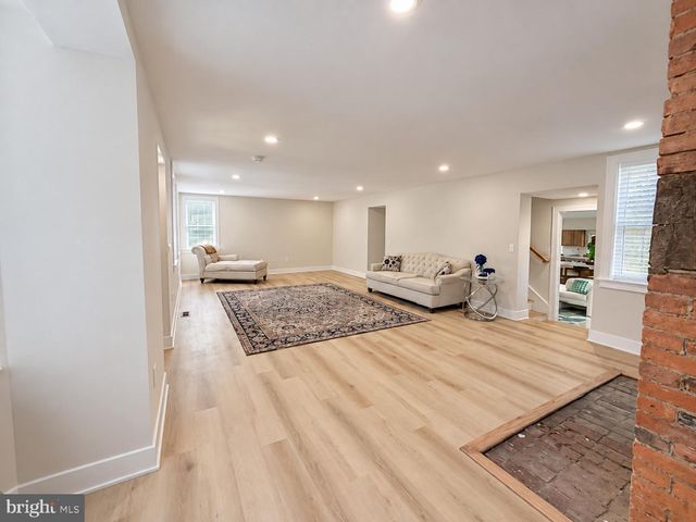 120 S MAIN ST, Pennington, NJ 08534